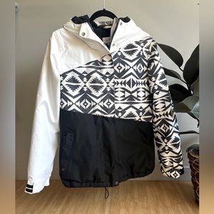 Women’s Ski Jacket size Medium Like New